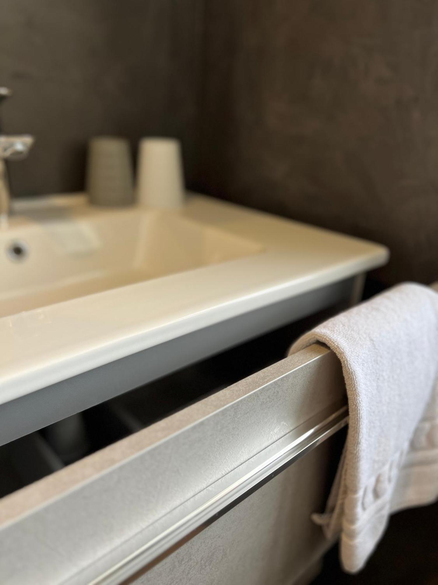 Hotel Le Ponson 오브나 외부 사진